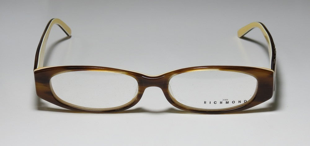 Color_brown horn / gold