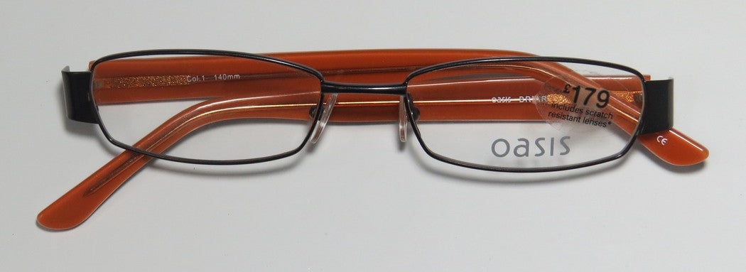 Color_dark brown / gray horn