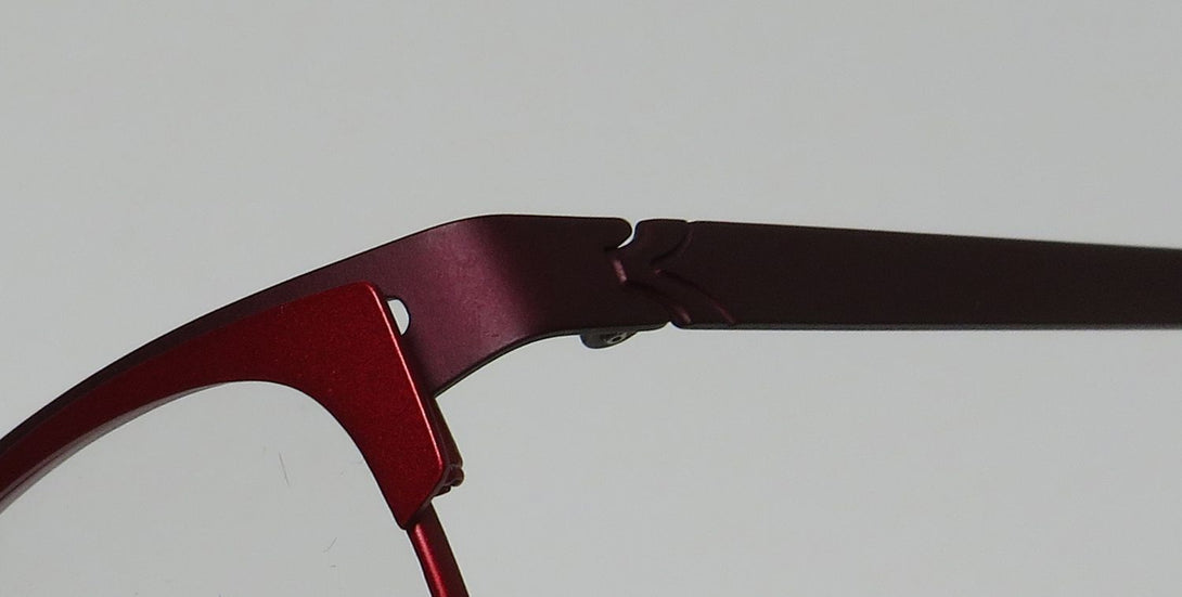 Color_red / burgundy