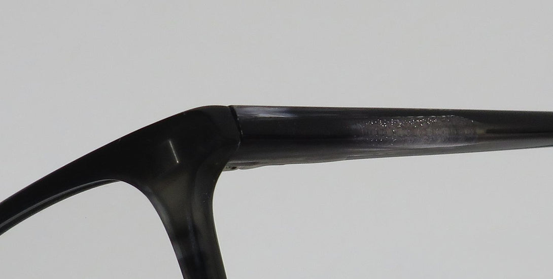 Color_gray horn