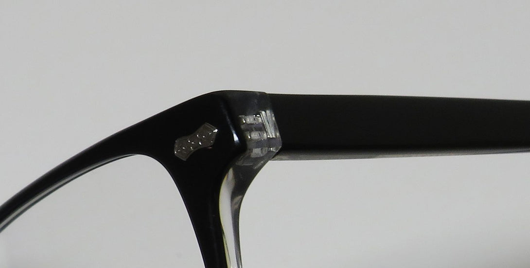 Color_black crystal