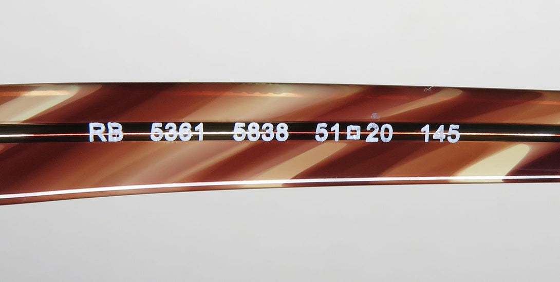 Color_polished pink gradient beige striped