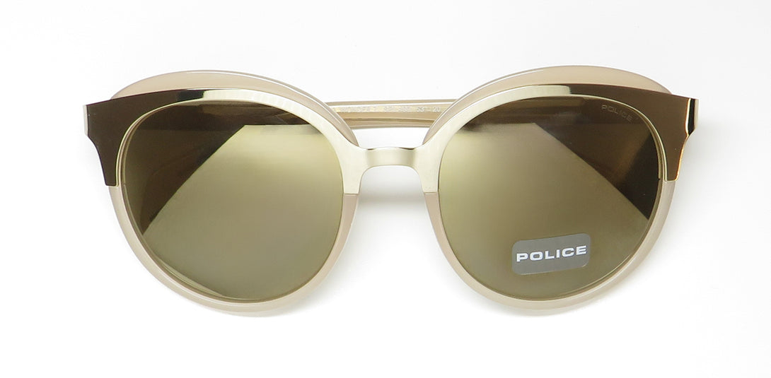 Color_white / gold