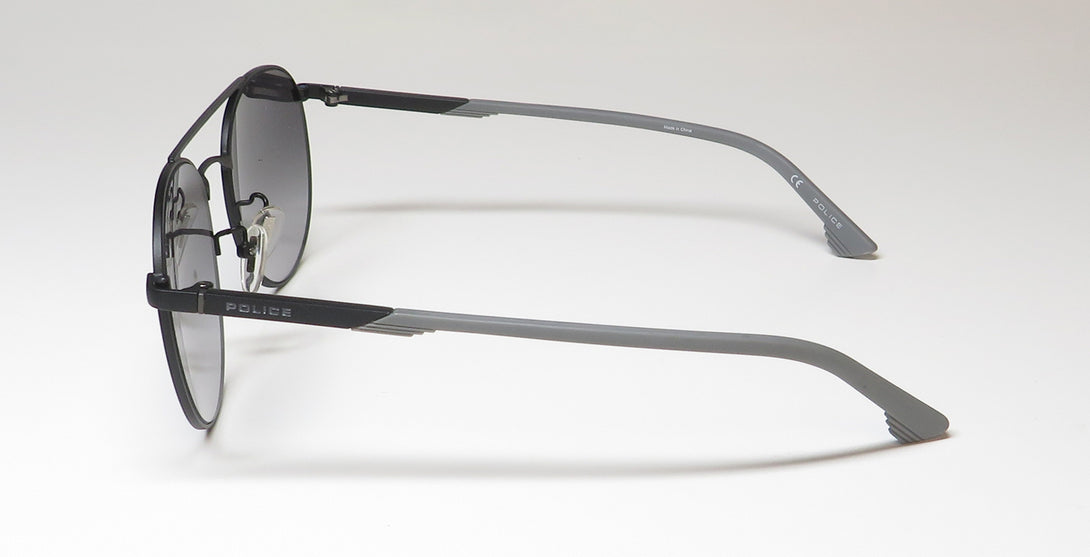 Color_matte black / gray