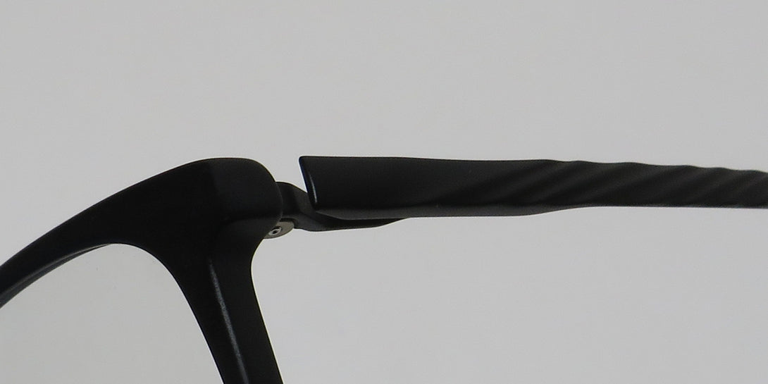 Color_matte black