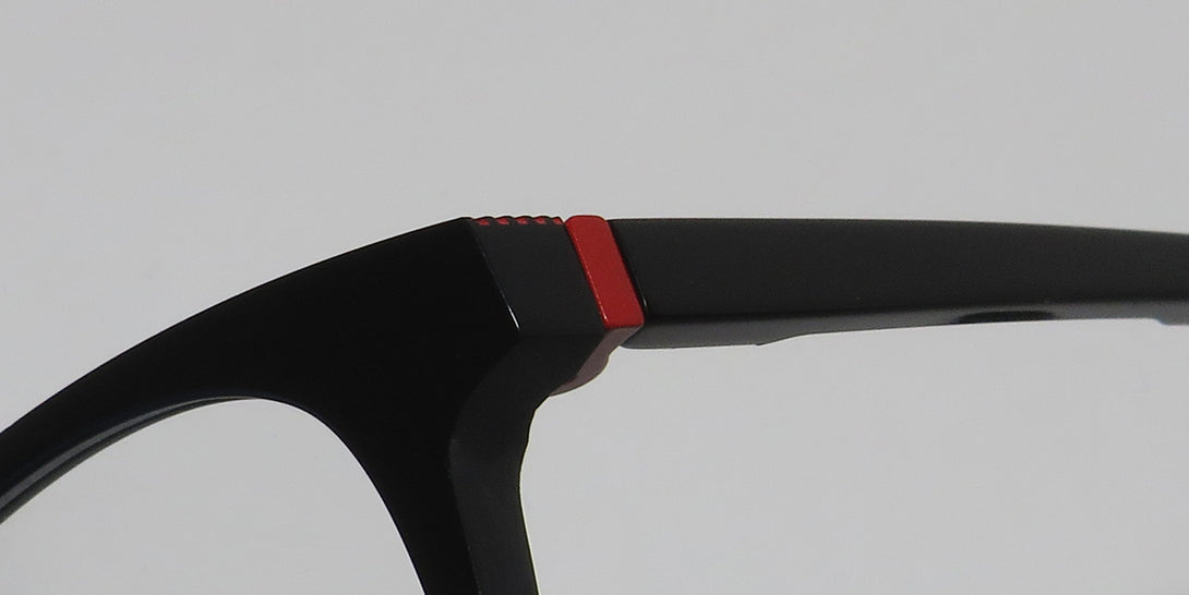 Color_black / red