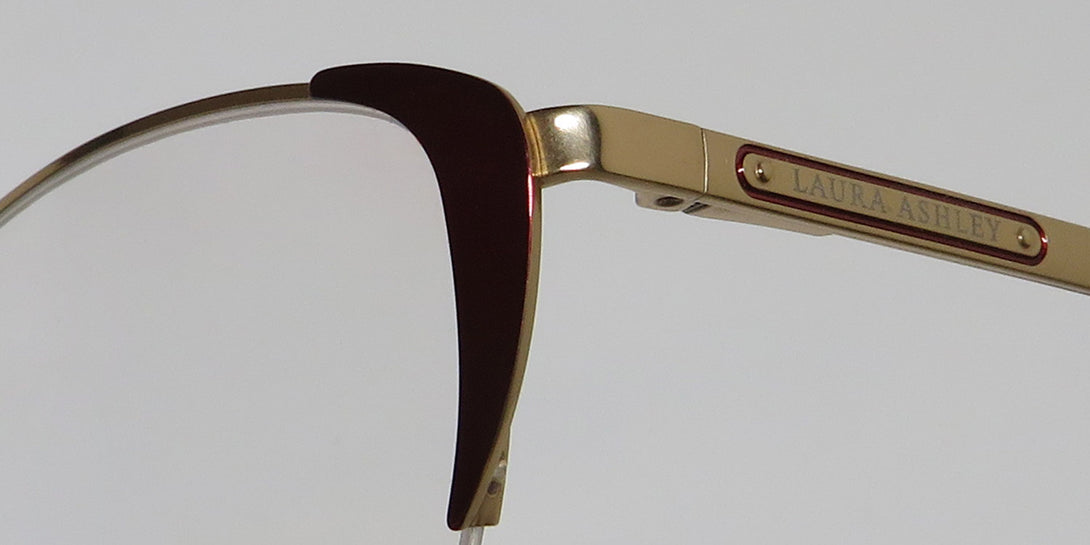 Color_cranberry / gold
