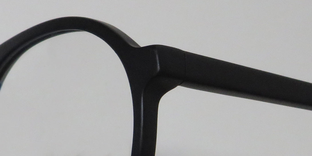 Color_matte black