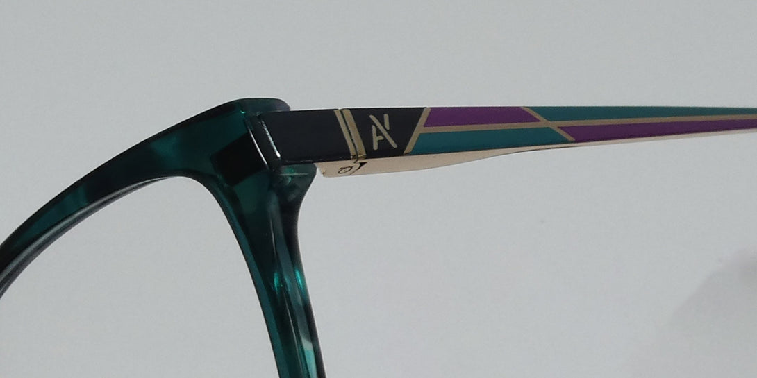 Color_blue / green / gold / purple