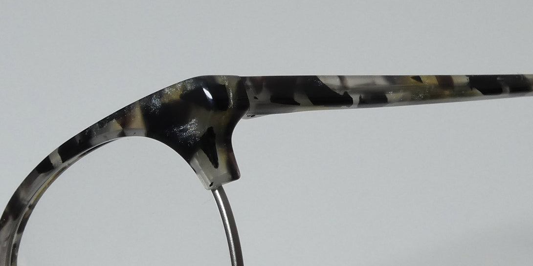 Color_black / grey / matte silver