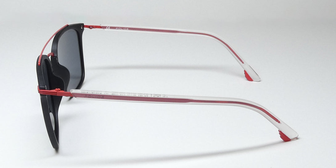 Color_matte black / red