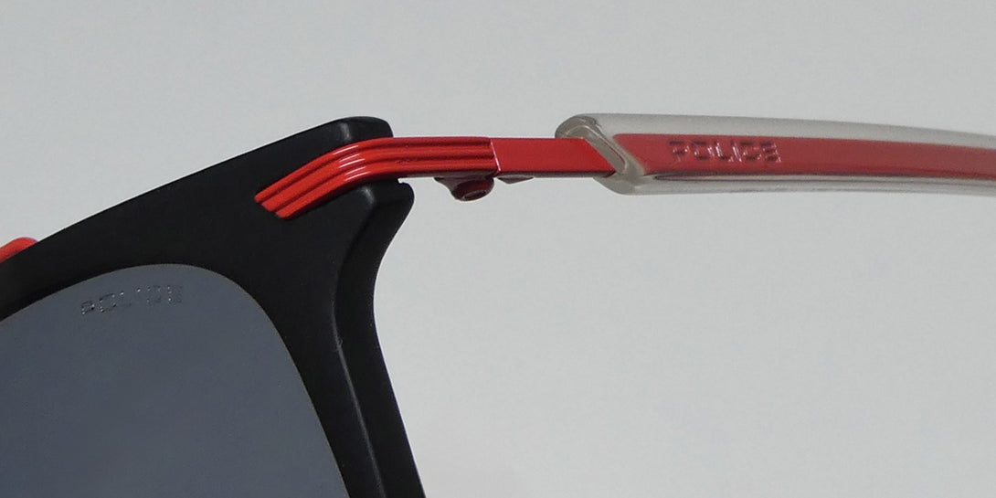 Color_matte black / red