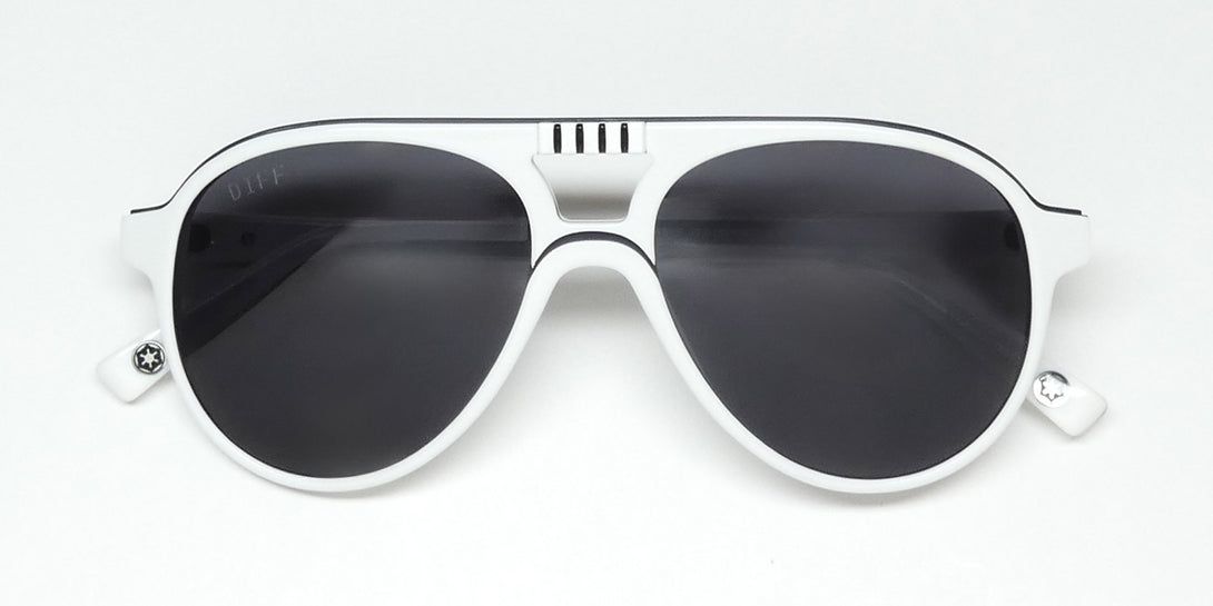 Color_white / black