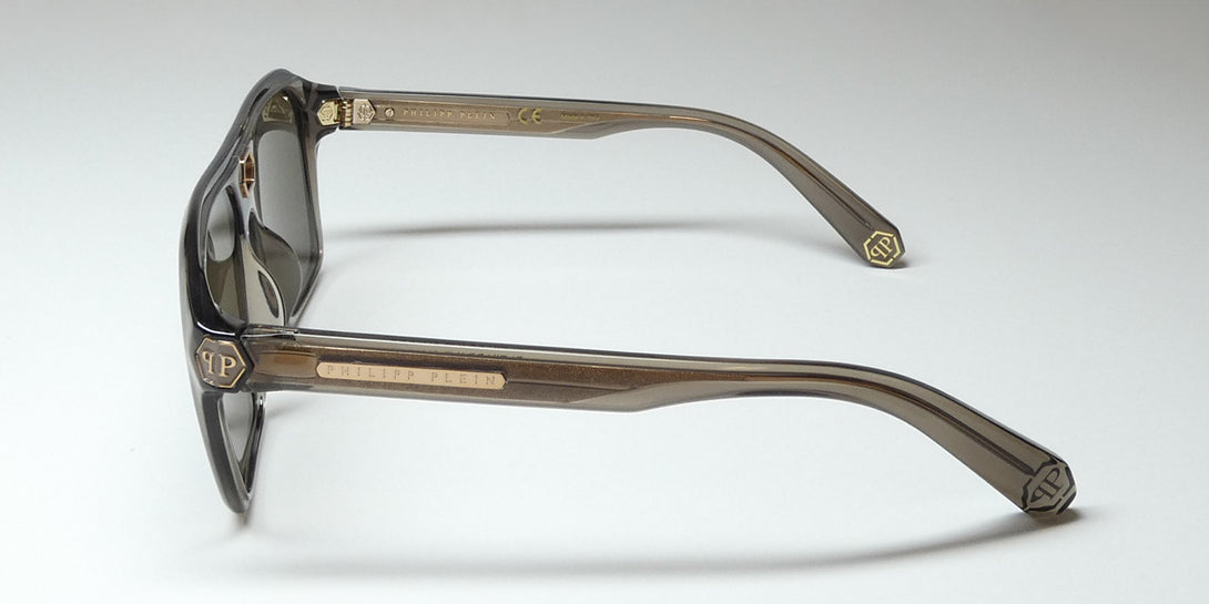 Color_shiny transparent brown