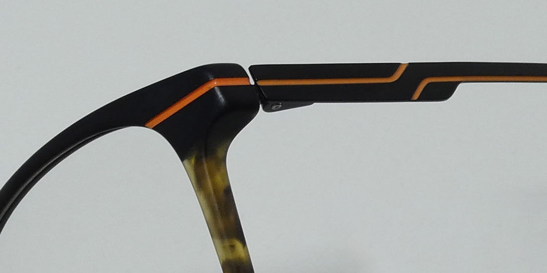 Color_black / brown / orange