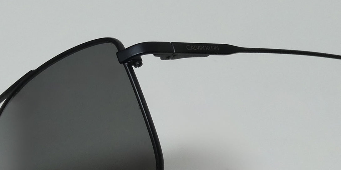 Color_matte black