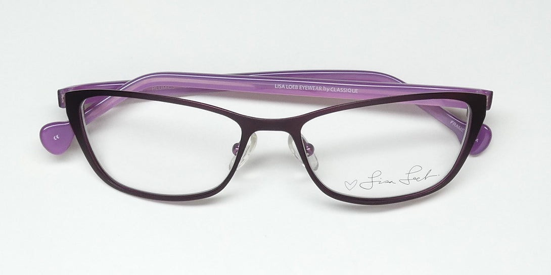 Lisa Loeb Matches Eyeglasses