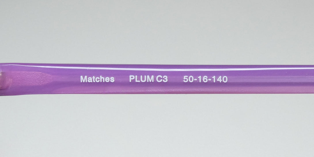 Lisa Loeb Matches Eyeglasses