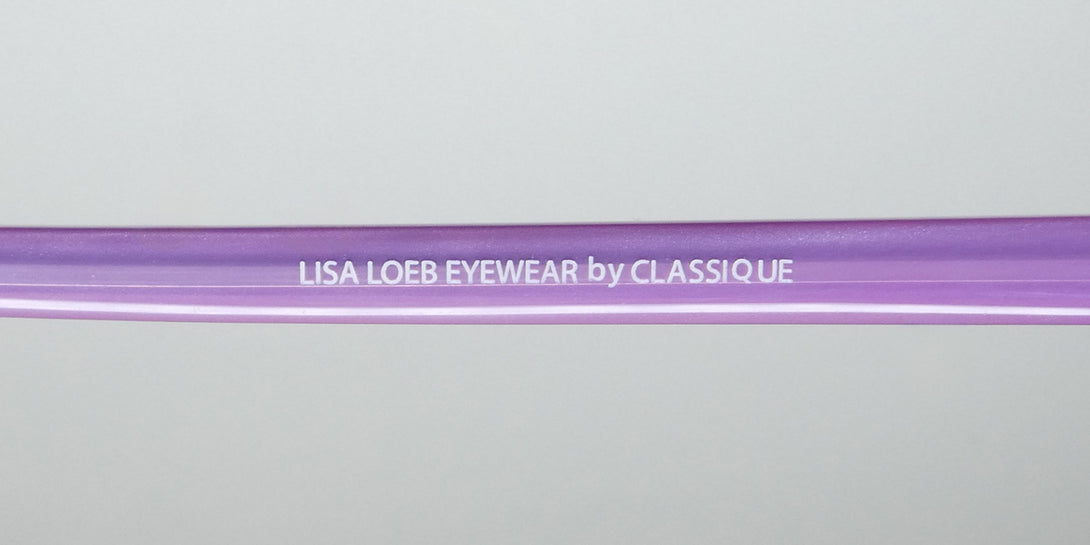 Lisa Loeb Matches Eyeglasses